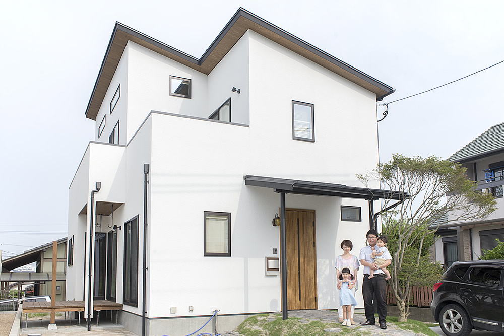 注文住宅の施工実績 秘密の屋根裏と隠れ家書斎のある子どもと大人が満足できる家 原口想建